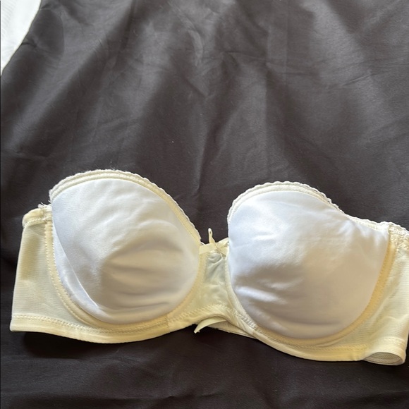 Elegant Vintage Cream Padded Strapless Bra - Picture 3 of 7